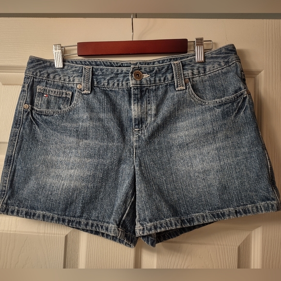 Tommy Hilfiger Women's Jean Shorts, Size 10 - Picture 1 of 9